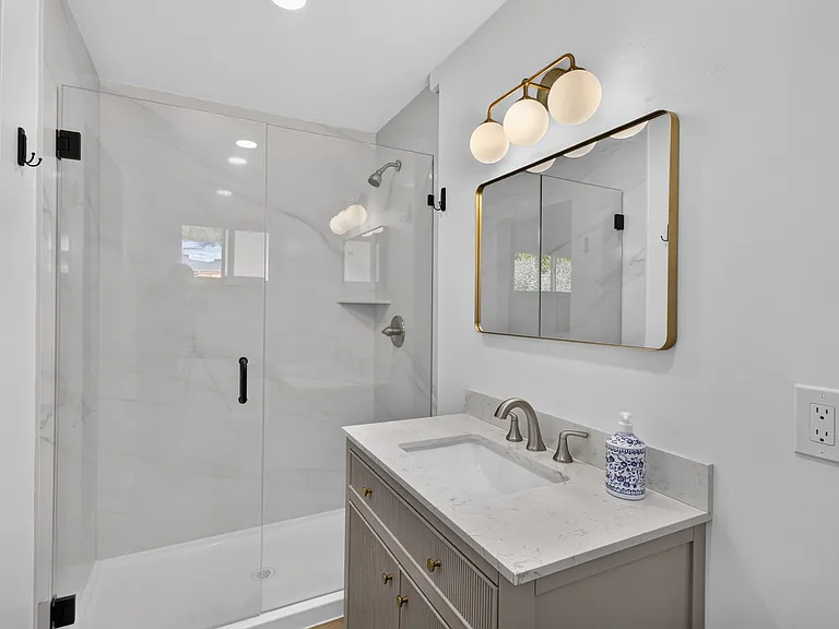 3841 Bannister Rd — Photo 28