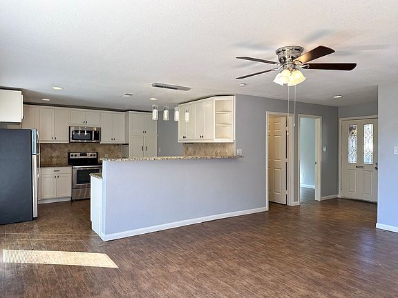 4th image of 50071 Rusdell Dr