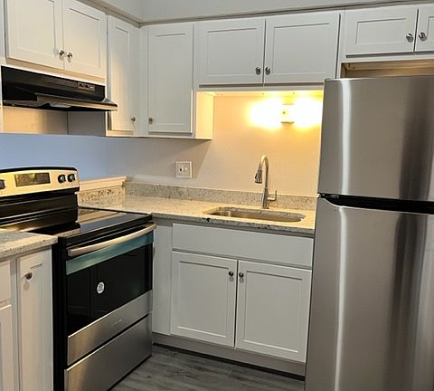 3rd image of 1970 N 18th Ave #21