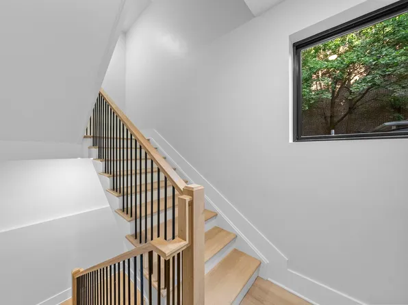 124 Glenwood Avenue image 23 of 35