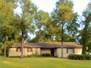 128 Red Bud Ln, Baytown, TX 77520