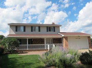 5469 Old Franklin Rd, Grand Blanc, MI 48439