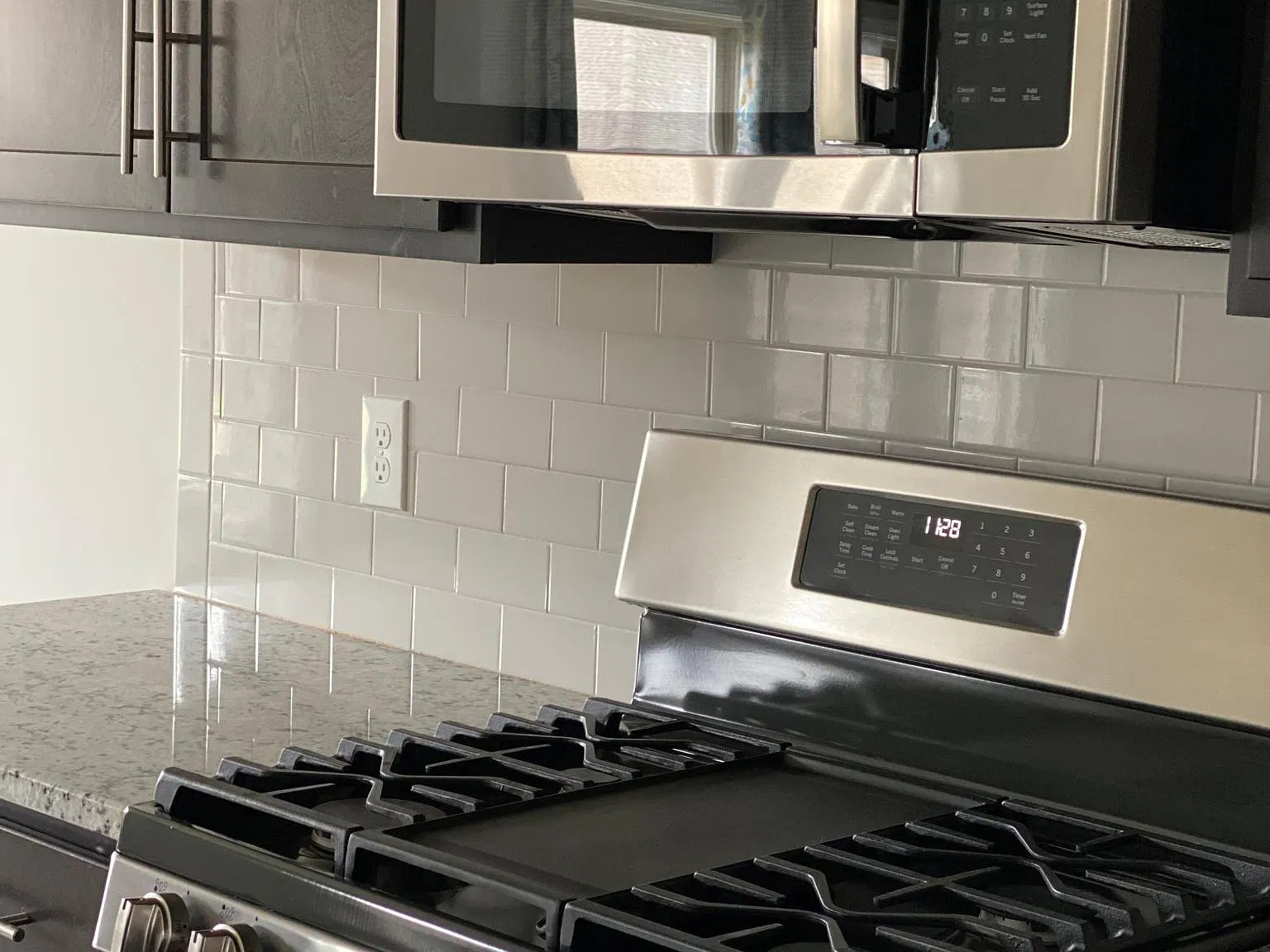 4 bed, 2574 sqft, $1,925 — Photo 4