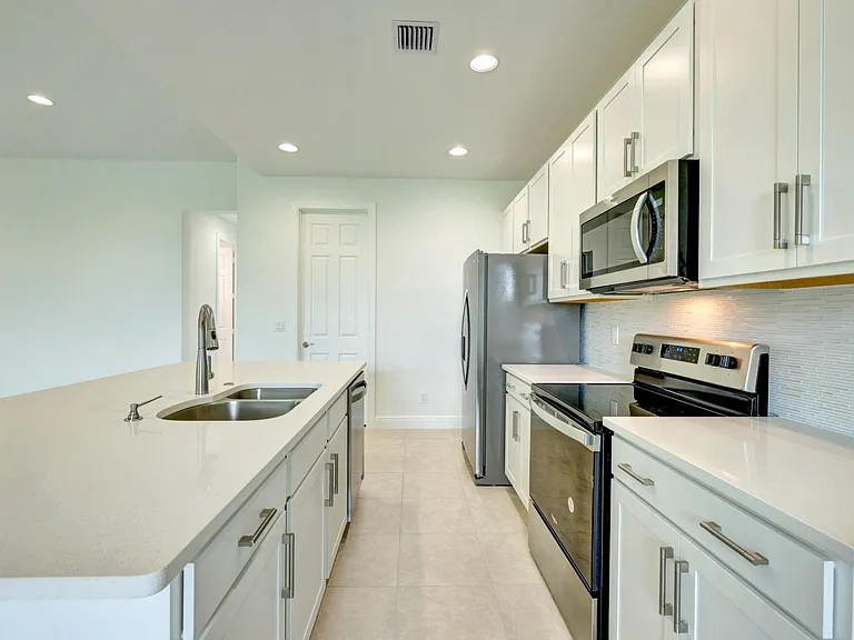 2466 SE Robin Cir — Photo 13