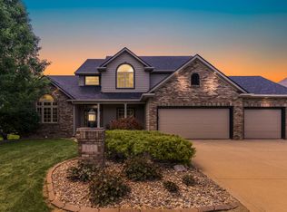 325 Club Course Dr, Fort Wayne, IN 46814