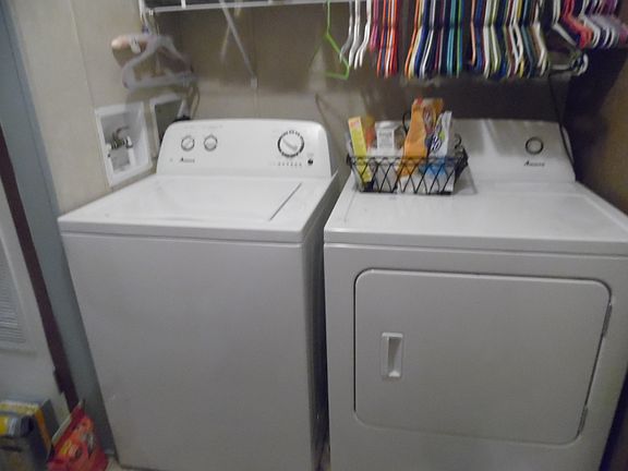 laundry room-w/d negotiable