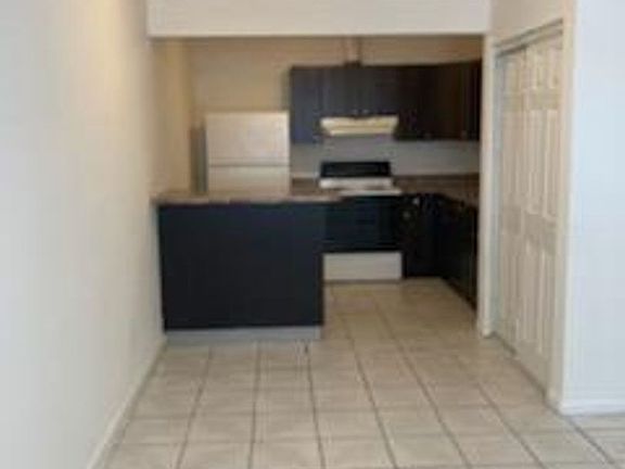 4th image of 530 NW 35th St APT 4