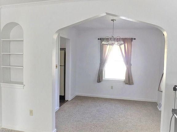 5th image of 182 Gordon Ave