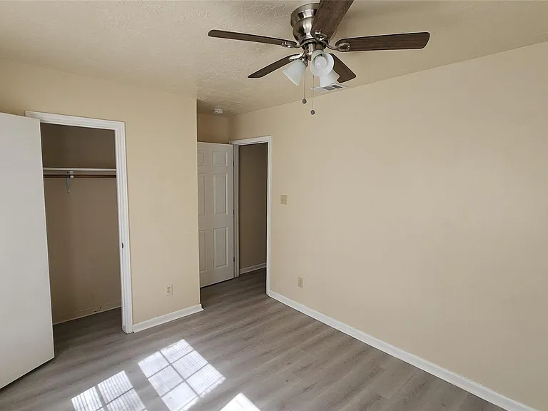 4415 Groton Dr — Photo 9