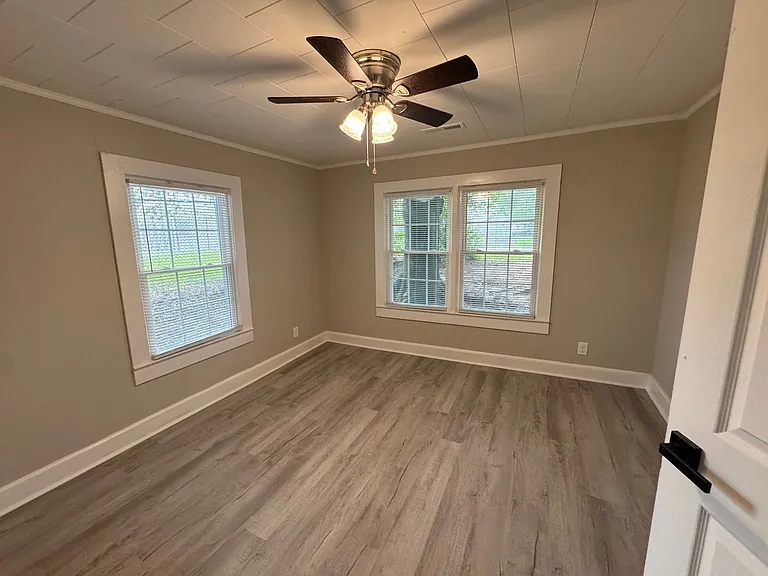 1514 W May Ave — Photo 6