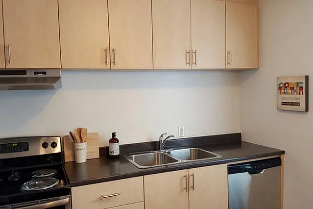 1066 Tower Rd — Photo 9