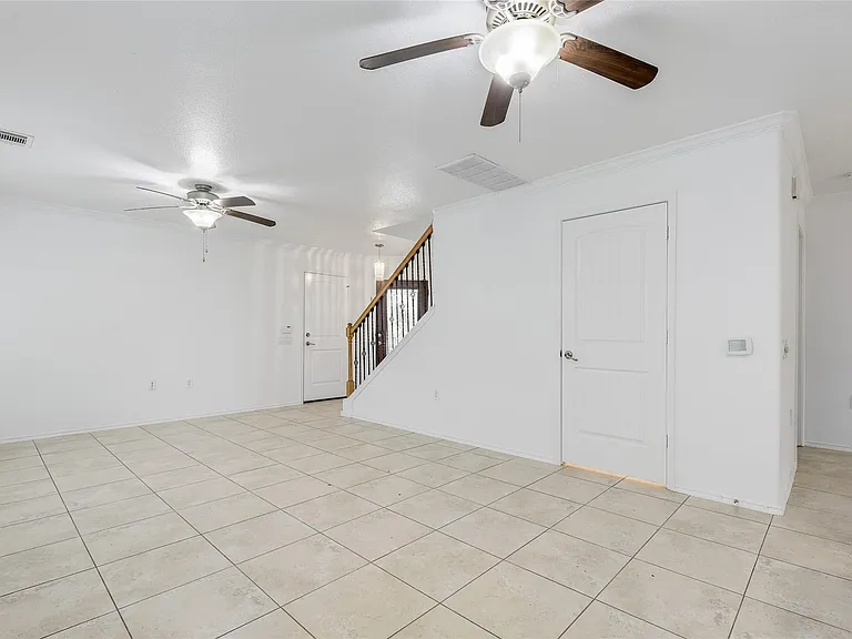 7201 Outfitter Dr — Photo 4