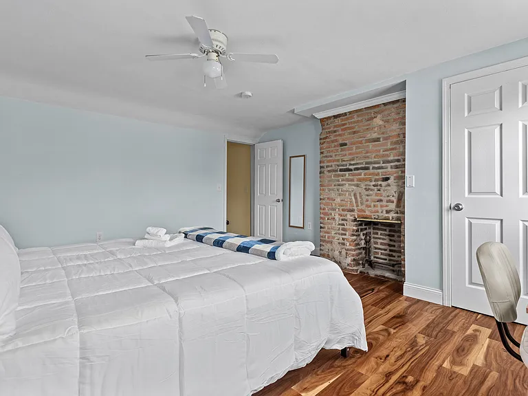 607 Foreland St — Photo 5