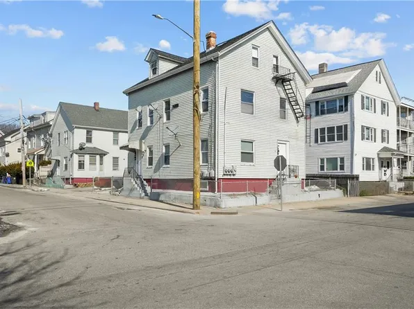 39 Darling St, Central Falls, RI 02863