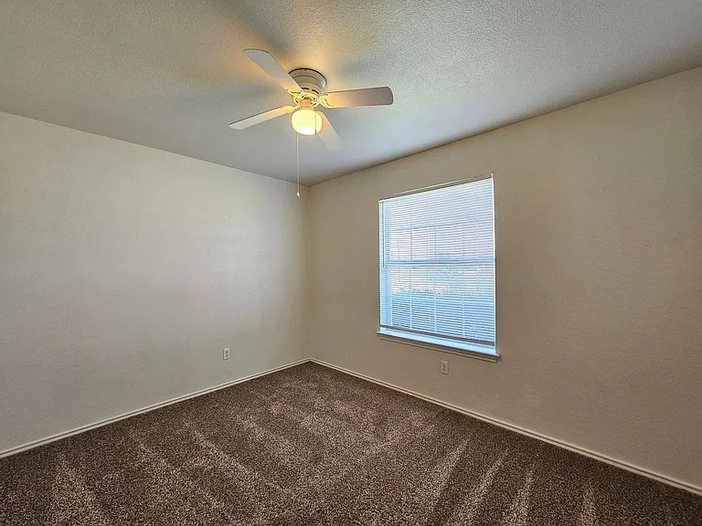 4604 Ledgestone Dr — Photo 12