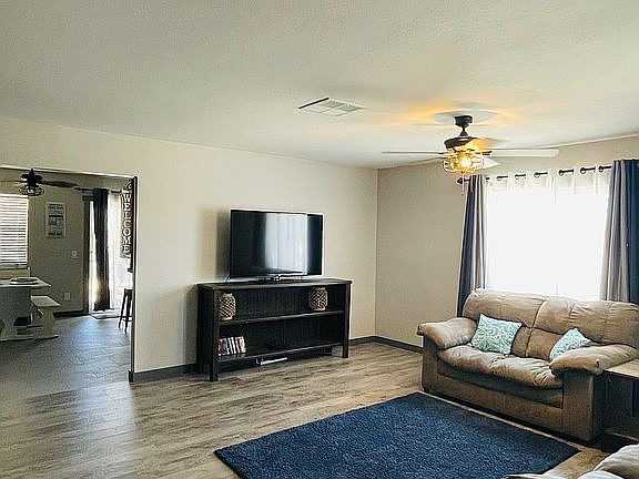 5th image of 2501 Country Club Dr