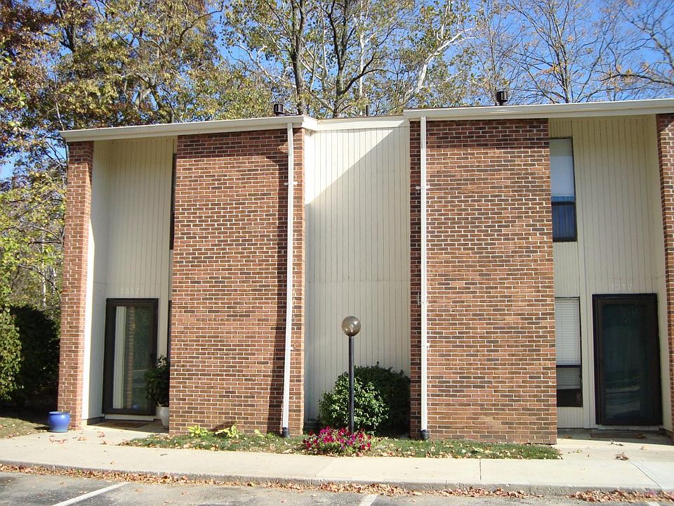 1st image of 1345 E Towne Ln APT A