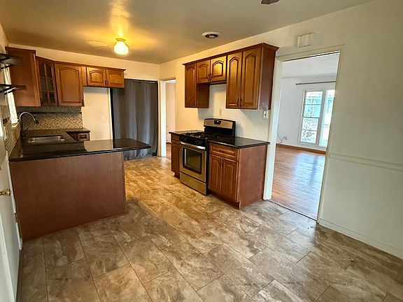 2nd image of 13701 Russell St #1
