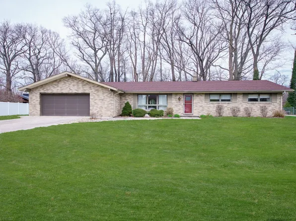 5520 Alpine Rdg, Stevensville, MI 49127