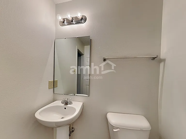 2322 Bristol Dr — Photo 10
