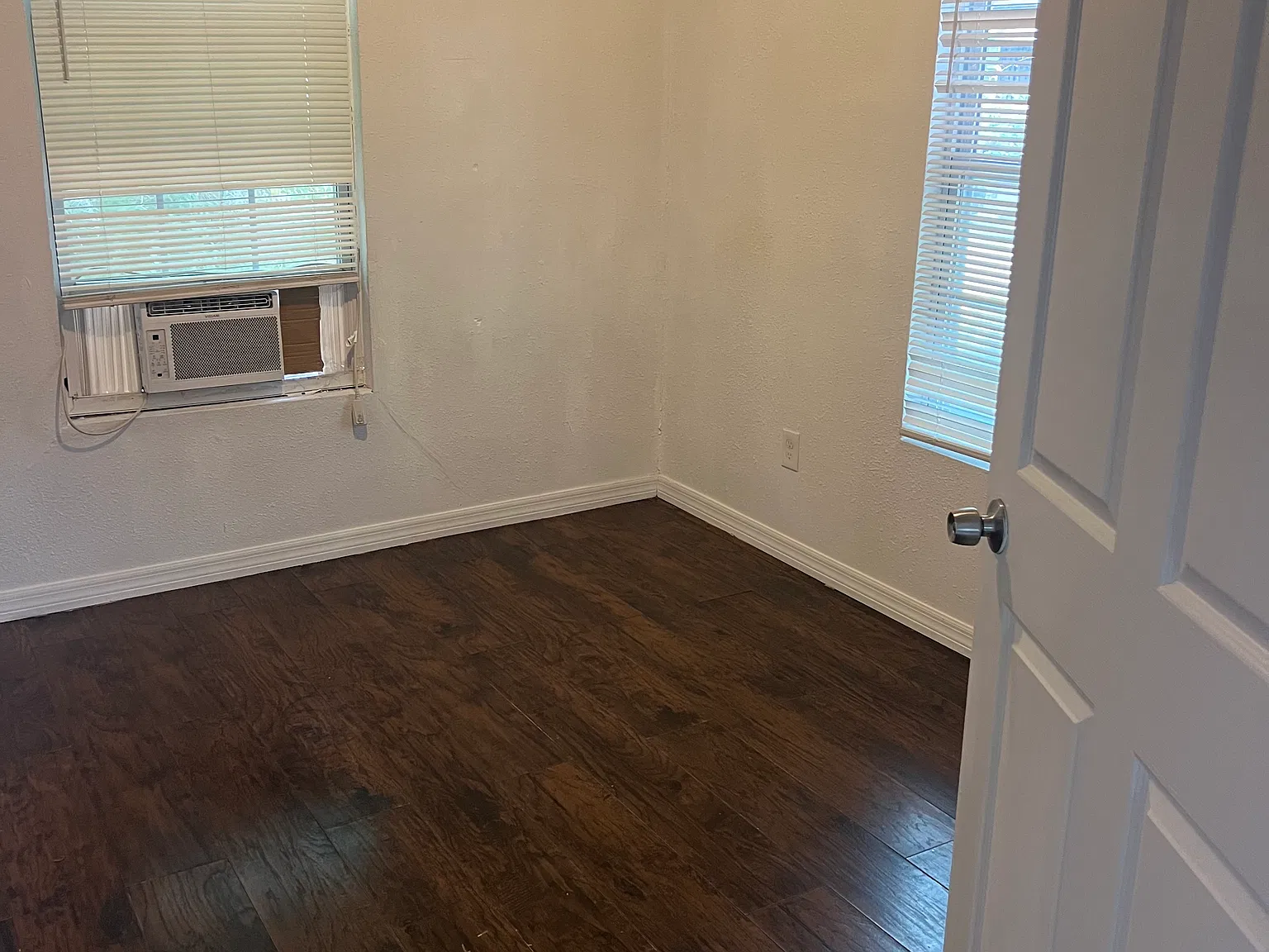 4 bed, 1200 sqft, $1,300 — Photo 3