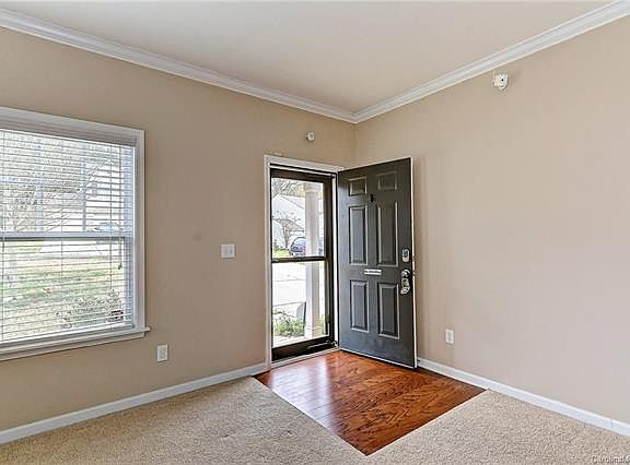 4th image of 1054 Jasmine Dr