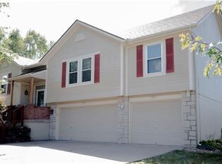 703 SW Ridgeview Dr, Grain Valley, MO 64029