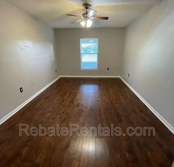 10538 Lantana Lakes Dr N — Photo 12