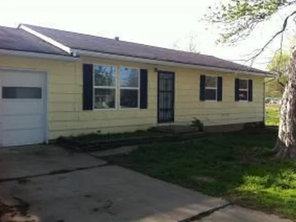 200 Hillcrest Dr, Neosho, MO 64850