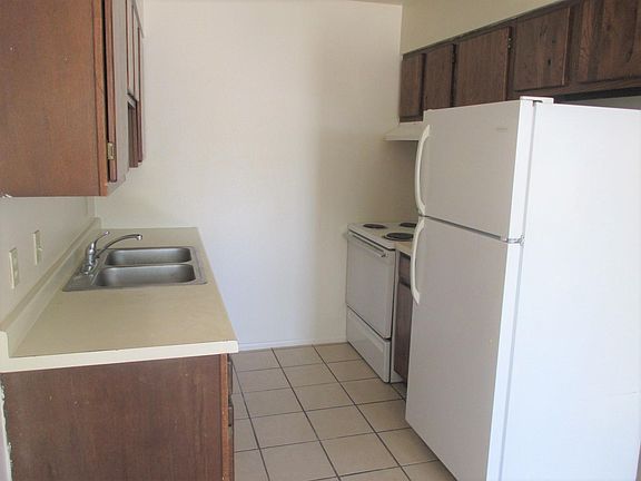 2nd image of 3420 Wellesley Dr NE APT 1