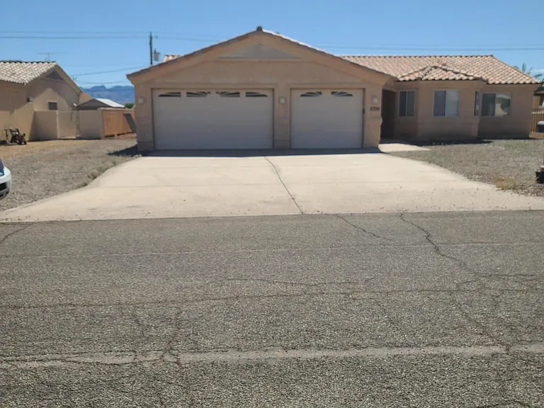 2700 Inca Dr — Photo 2
