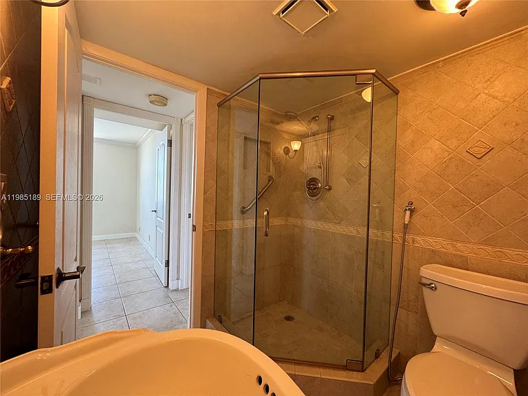 2555 Collins Ave #2002 — Photo 22