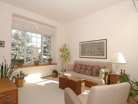 5th image of 304 N Cherrywood Dr