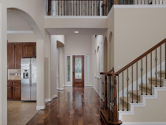 3rd image of 7 Prism Point Pl