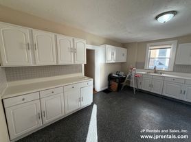 16 Bynner St, Jamaica Plain, MA