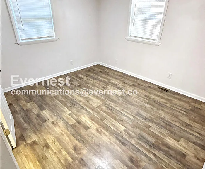 260 Sadonia Ave — Photo 8