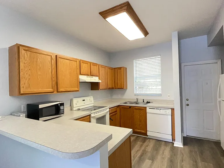 3901 SW 20th Ave #301 — Photo 10