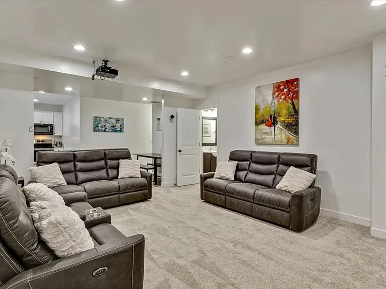2593 W 900 N — Photo 2
