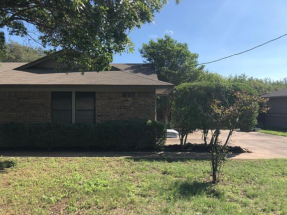 3rd image of 1804 Londonderry Dr