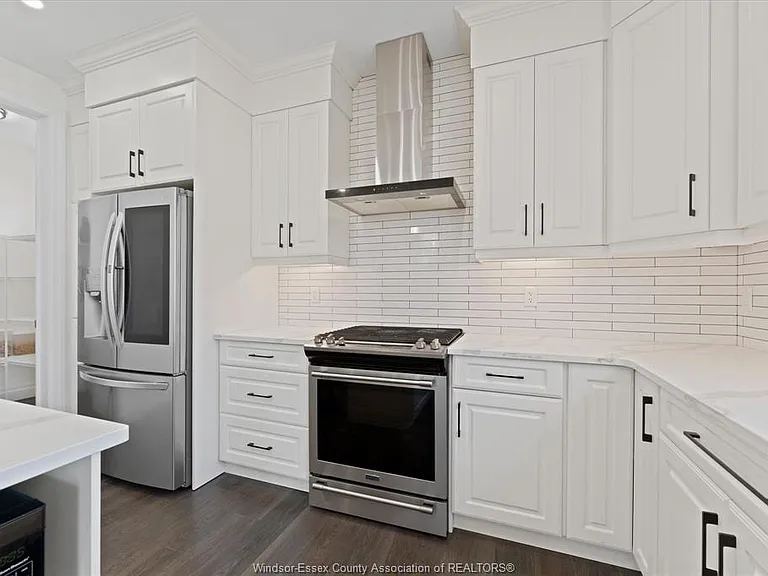 601 Holburn St — Photo 15