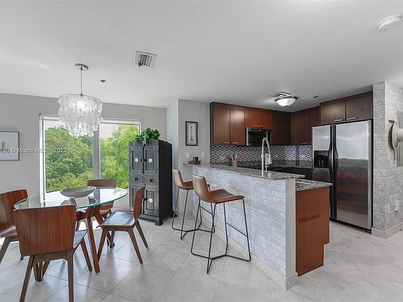 4th image of 3001 SW 27th Ave #L409