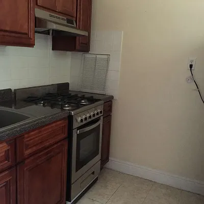 Rented by Edward Gugenheim, LREB | media 7