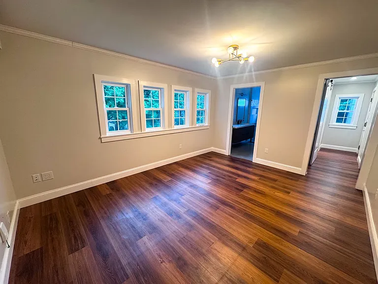 371 Middle St — Photo 13