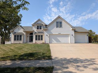 13600 Cottonwood Dr, Dewitt, MI 48820