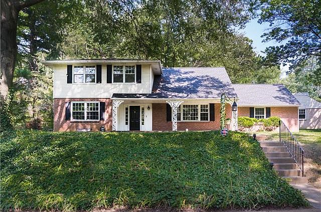 Renovated colonial w/ gorgeous kitchen and hardwds