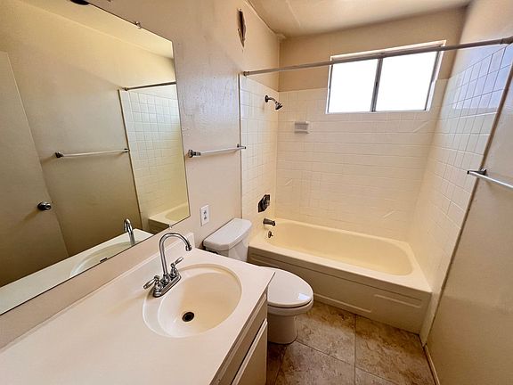 4th image of 4665 Cherokee Ave #18
