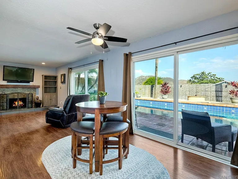 10345 Molino Rd — Photo 7