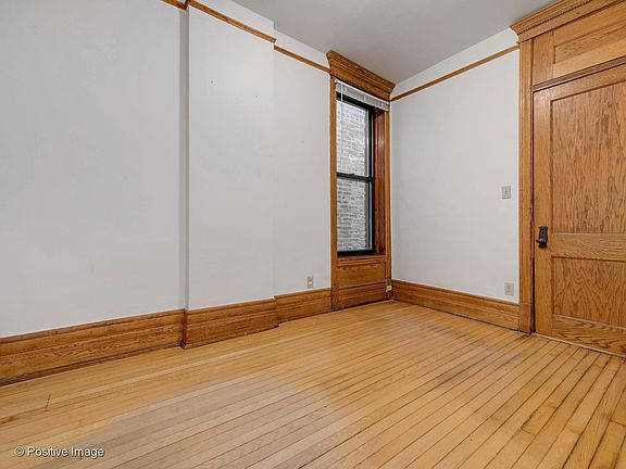 2nd image of 3651 N Sheffield Ave #2