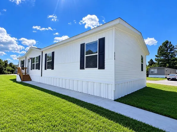 659 Reindeer Cir #196, Midway Park, NC 28544