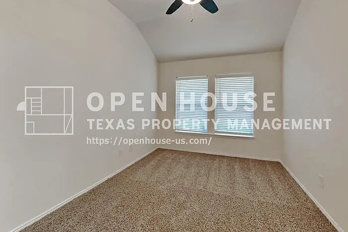 405 Hackberry Dr — Photo 16